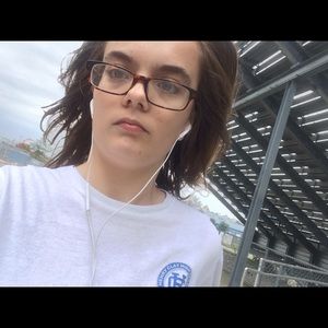 Meet your Posher, Olivia